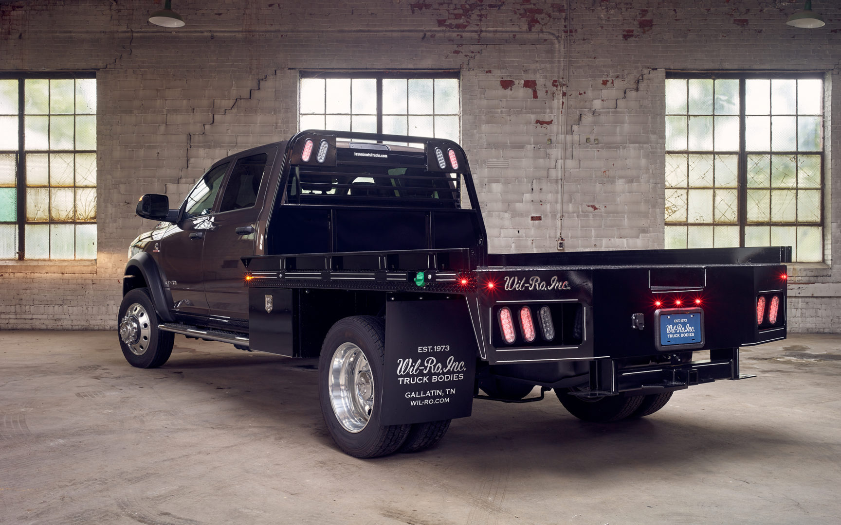 Flatbed Rental Trucks: Your Comprehensive Guide to Hauling Heavy and Oversized Loads
