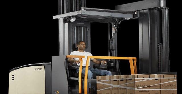 Swing Reach Trucks: Navigating Narrow Aisles with Precision and Power